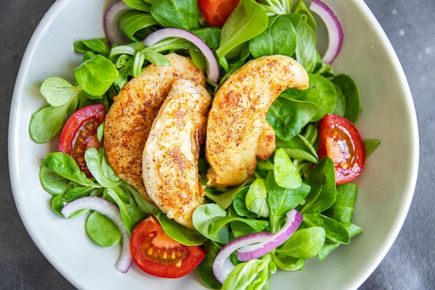 salat gemüse gebratenes huhn grüner salat blätter küche frisch gesund mahlzeit lebensmittel snack diät