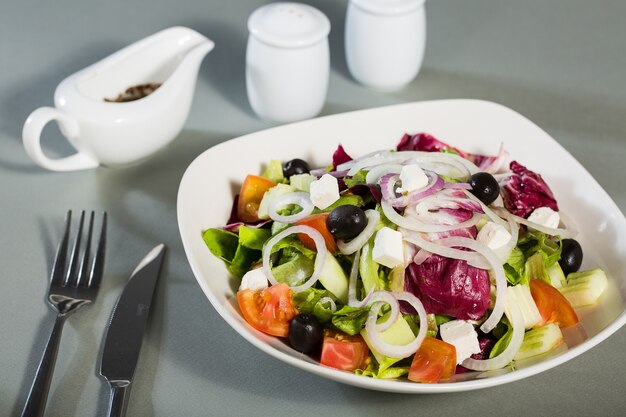 Salat mit anderem Gemüse sehr lecker