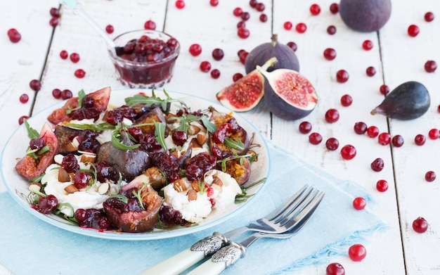 Salat mit Feigen und Rucola