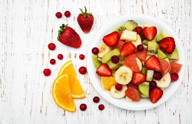 Salat mit frischen Früchten