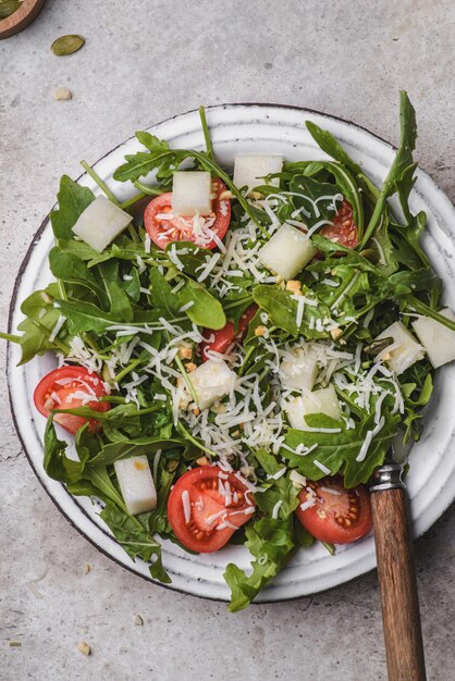 Salat mit Rucola und Melone