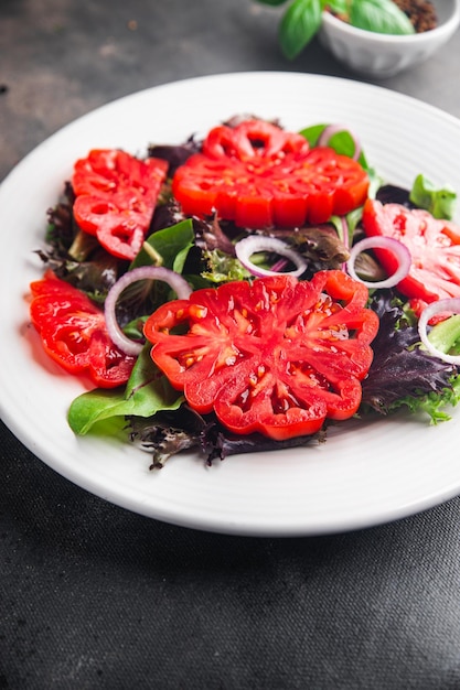 salat tomate rot gemüse frisch gericht gesunde mahlzeit essen snack auf dem tisch kopierraum essen