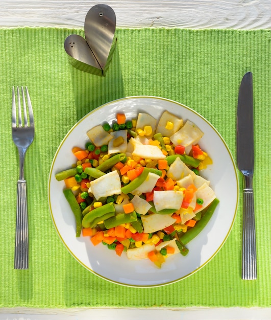 Salatgemüsemischung "Mexikanisch" und Tintenfisch