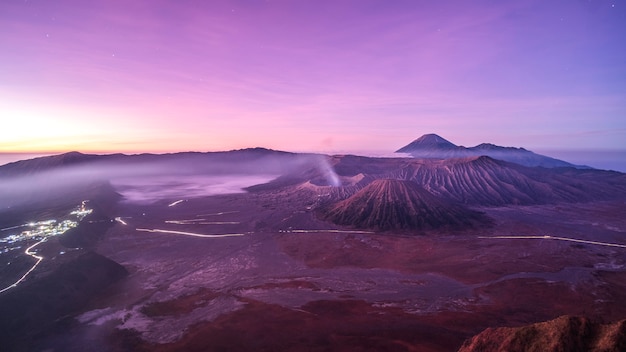 Salida del sol en el volcán Mt.Bromo (Gunung Bromo) Java Oriental, Indonesia