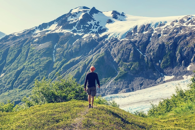 Salir del glaciar, el Parque Nacional de los fiordos de Kenai, Seward, Alaska