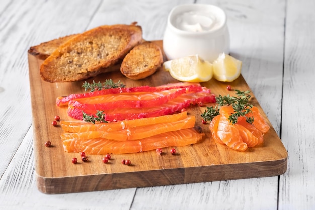 Salmão gravlax com sour cream