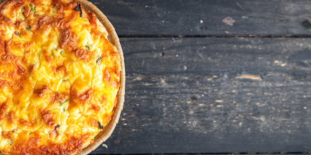 Foto salmão quiche lauren torta saborosa recheio refeição lanche na mesa cópia espaço comida fundo