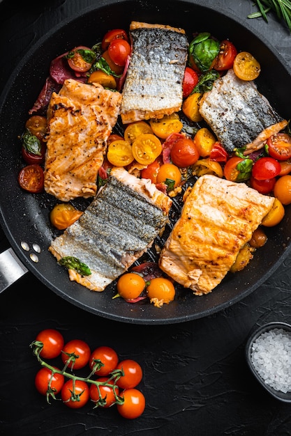 Salmón ahumado con chorizo a la plancha con tomates cherry