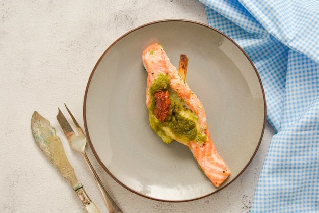 Salmón Al Horno Relleno Con Cereza Y Pesto.