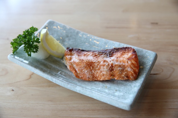 salmón al horno, salmón a la parrilla al estilo japonés