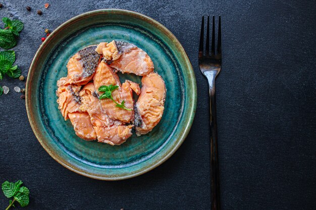 salmón enlatado, pescado conserva mariscos