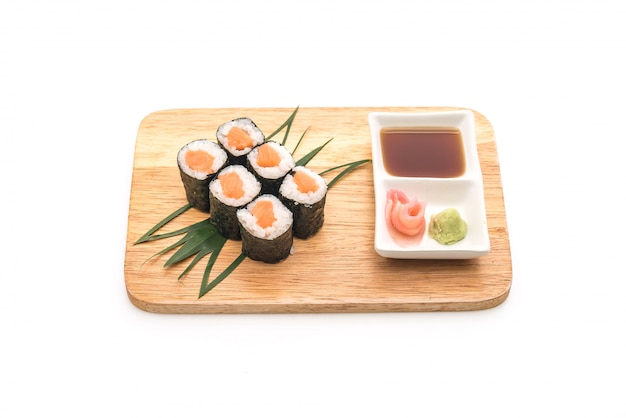 salmón maki sushi- estilo de comida japonesa