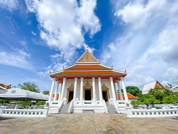 Salón del templo Makutkasatriyaram en Bangkok, Tailandia