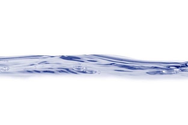 salpicaduras de agua aisladas sobre un fondo blanco