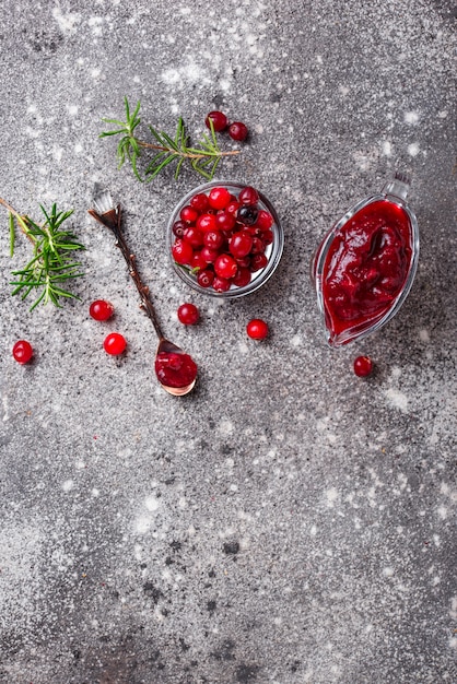 Salsa De Arándanos Con Romero Y Bayas Frescas