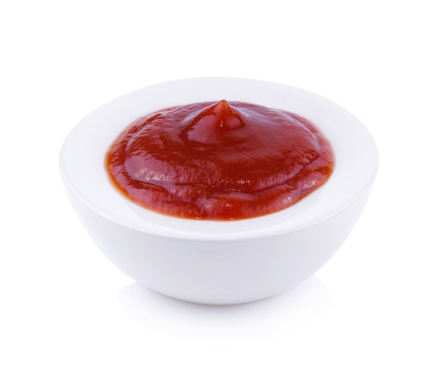 Salsa de tomate o ketchup aislado