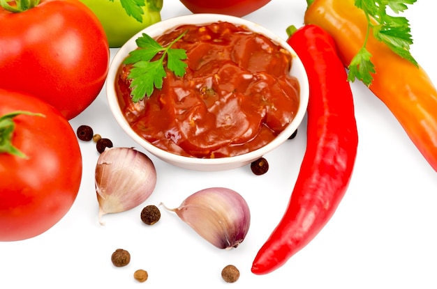 Salsa de tomate con verduras y especias