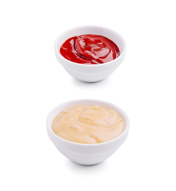 Salsas servidas en cuencos para sumergirse en comidas casuales