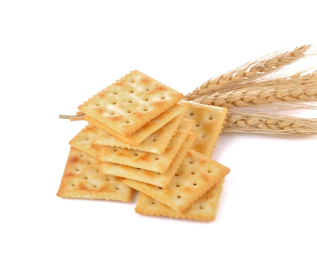 Saltine Cracker auf weißem Hintergrund