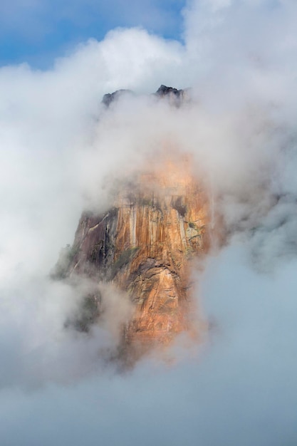 Salto Ángel en el cielo de Venezuela