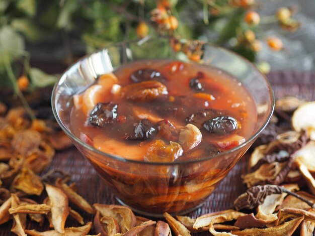 Foto saludable postre natural con frutas secas y jalea de frutas casera