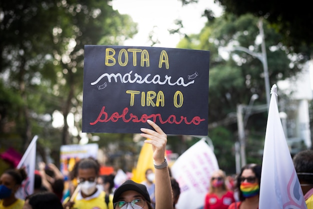 Salvador Bahia Brasil 19 de junho de 2021 Manifestantes protestam contra o governo do presidente Jair Bolsonaro na cidade de Salvador