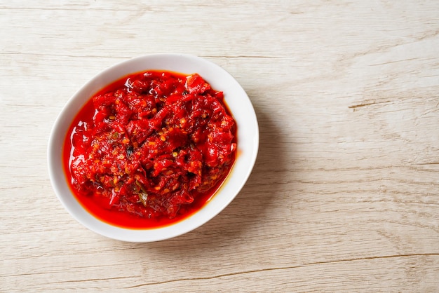 Sambal Balado es una pasta de chile rojo tradicional de Padang, Sumatra Occidental