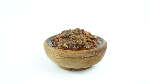 Sambal bawang merah em uma tigela de barro