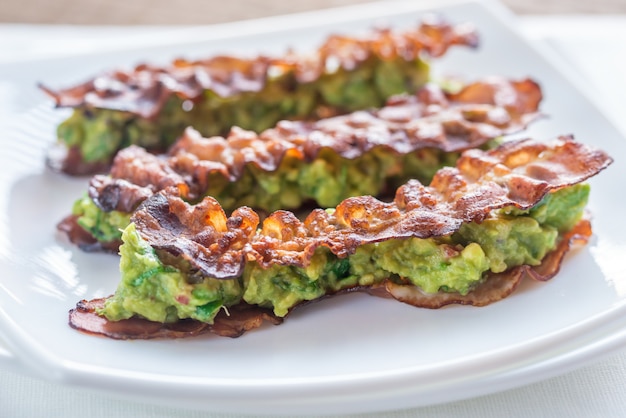 Sammies de tocino y guacamole