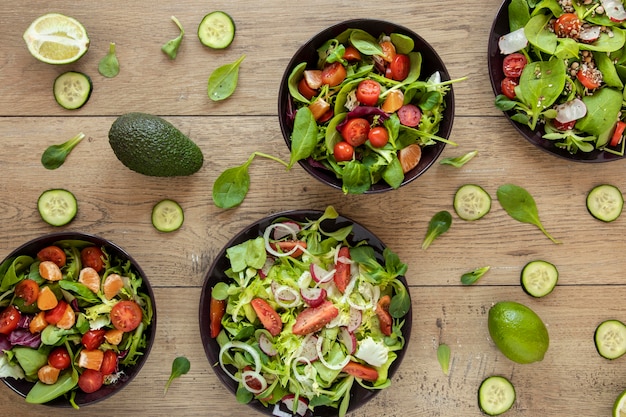 Foto sammlung von teller mit salat