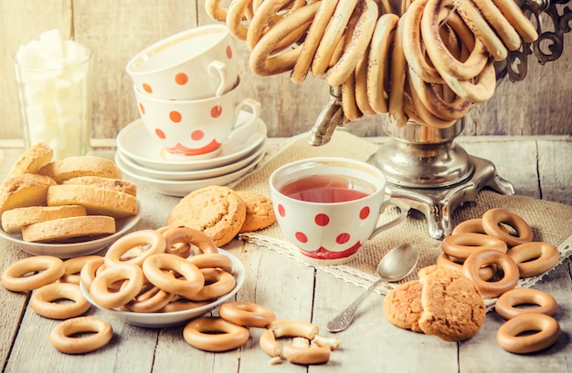 Samovar y té con bagels.