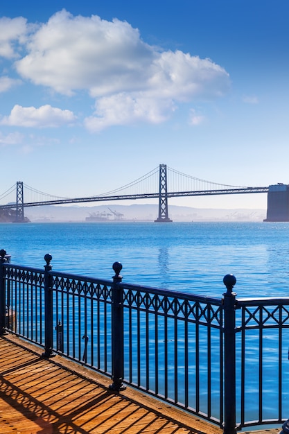 San Francisco Bay Brücke vom Pier 7 Kalifornien