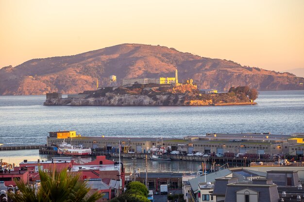 San Francisco, horizonte con la isla de Alcatraz en Estados Unidos