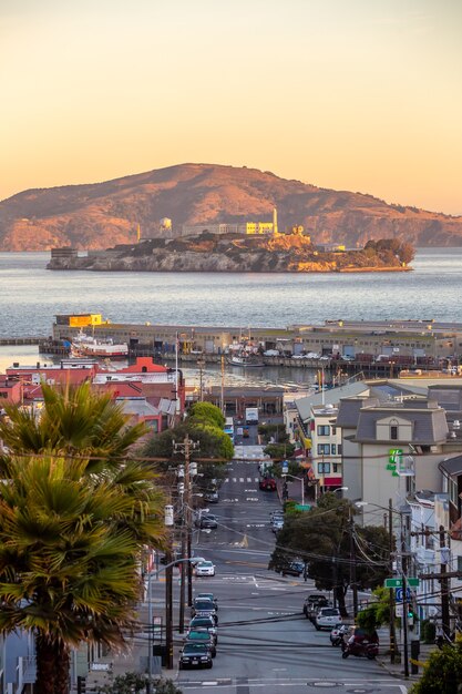 San Francisco, Skyline mit Alcatraz Island in USA