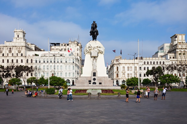 San Martin Plaza en la ciudad de Lima en Perú