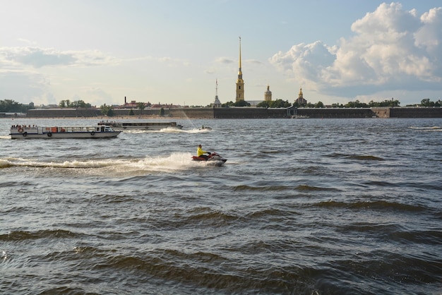 San Petersburgo Neva Peter y Paul fortaleza Rusia