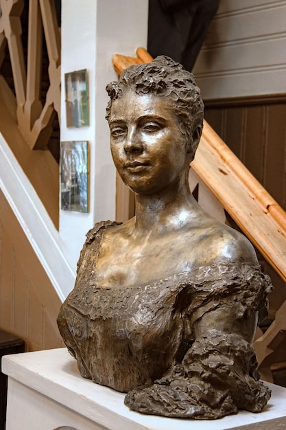 Foto san petersburgo repino rusia busto de bronce de nb nordman severova la segunda esposa del artista