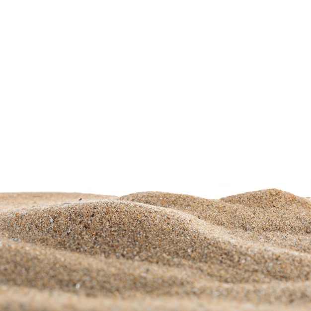 Sand auf isoliertem weißen Hintergrund