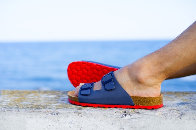 Foto sandalias de bio piel para hombre con un bonito estilo para las vacaciones de verano