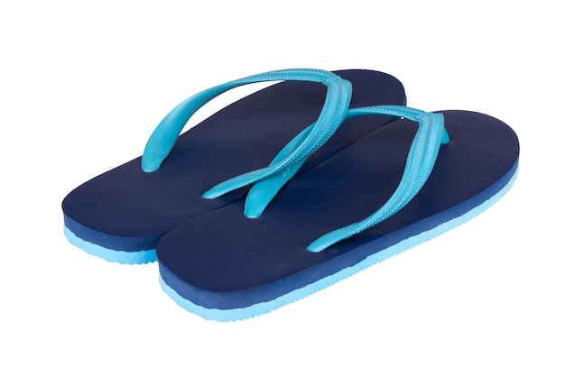 Sandalias flip flops color azul aislado sobre fondo blanco.