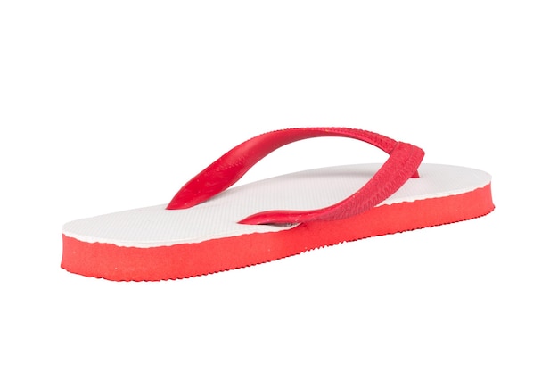 Sandalias flip flops color rojo aislado sobre fondo blanco.