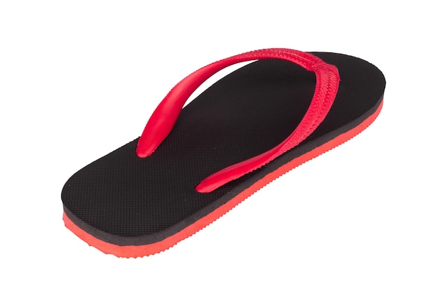 Sandalias flip flops color rojo negro aislado sobre fondo blanco.