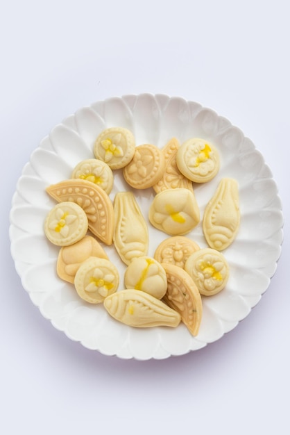 Sandesh oder Shondesh ist ein Dessert aus dem bengalischen Indien, das aus Milch und Zucker hergestellt wird