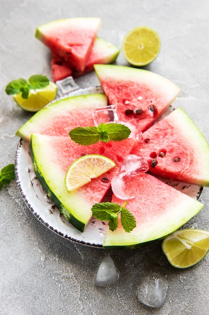 Sandia Con Hielo Y Lima