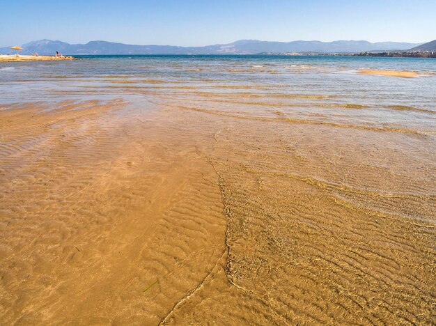 Sandstrand Liani Ammos auf der Insel Euböa in Chalkida Griechenland an einem sonnigen Sommertag