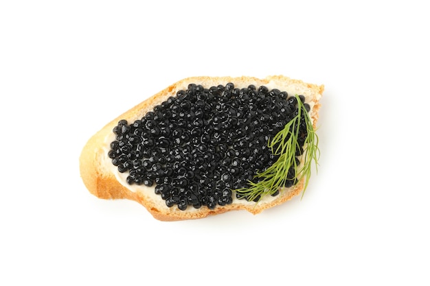 Sanduíche com caviar preto e endro isolado no fundo branco