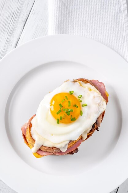 Sanduíche de croque madame