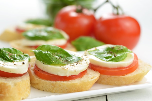 Sanduíches Caprese