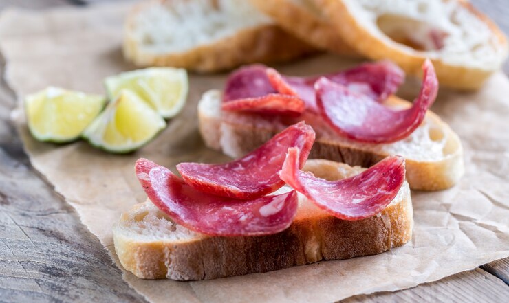 Foto sanduíches ciabatta com fuet