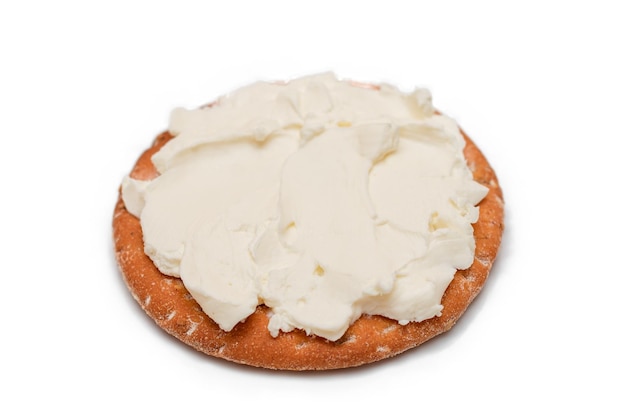 Sándwich de galleta crujiente con aislamiento de queso crema